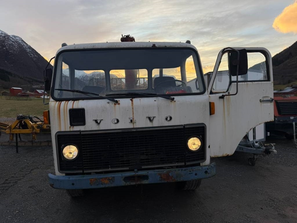 Volvo F 86 42 Hiab 550-2 - Camion grue: photos 2 Volvo F 86 42 Hiab 550-2 - Camion grue: photos 2