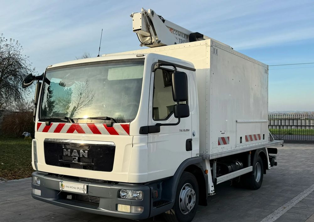 MAN TGL 12.250 - Camion avec nacelle: photos 1 MAN TGL 12.250 - Camion avec nacelle: photos 1