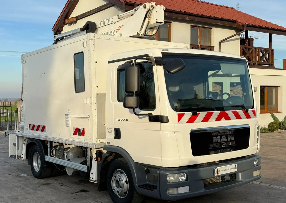 MAN TGL 12.250 - Camion avec nacelle: photos 2 MAN TGL 12.250 - Camion avec nacelle: photos 2