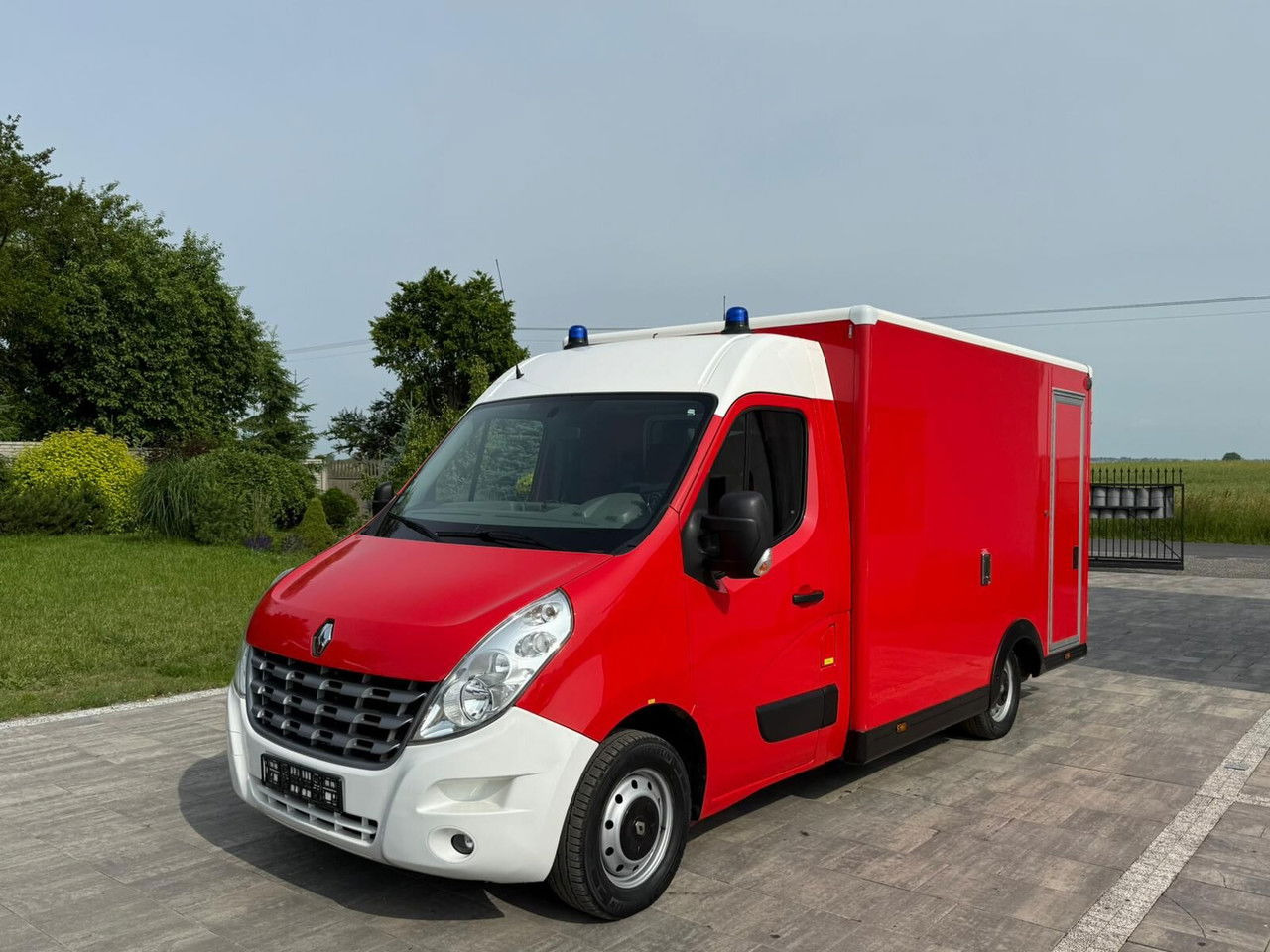 Renault Master Karetka Ambulans pogotowie kontenerowe - Ambulance: photos 3 Renault Master Karetka Ambulans pogotowie kontenerowe - Ambulance: photos 3