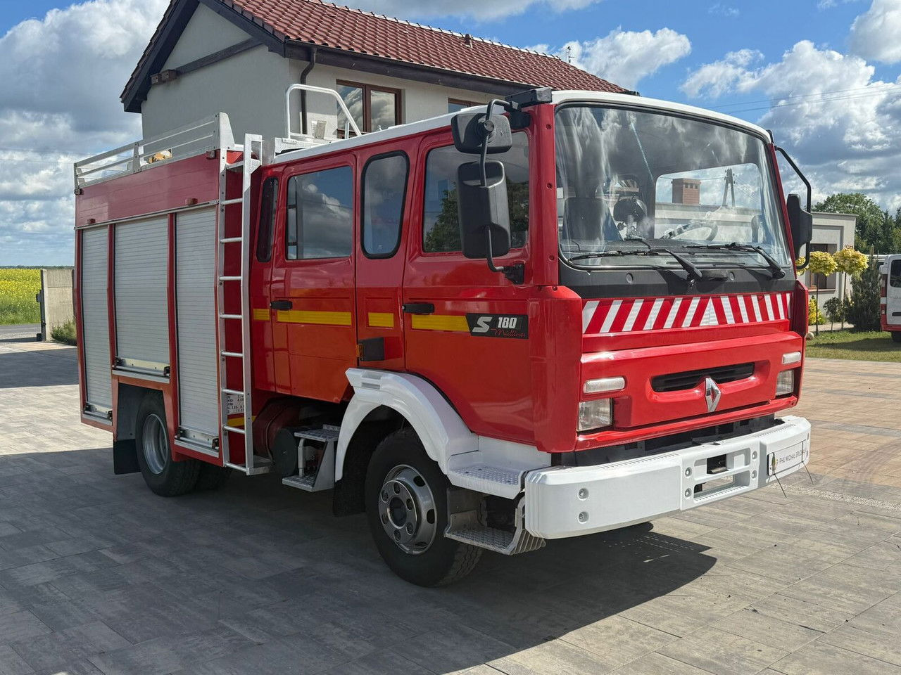 Renault Midliner 180 S180 - Camion de pompier: photos 1 Renault Midliner 180 S180 - Camion de pompier: photos 1