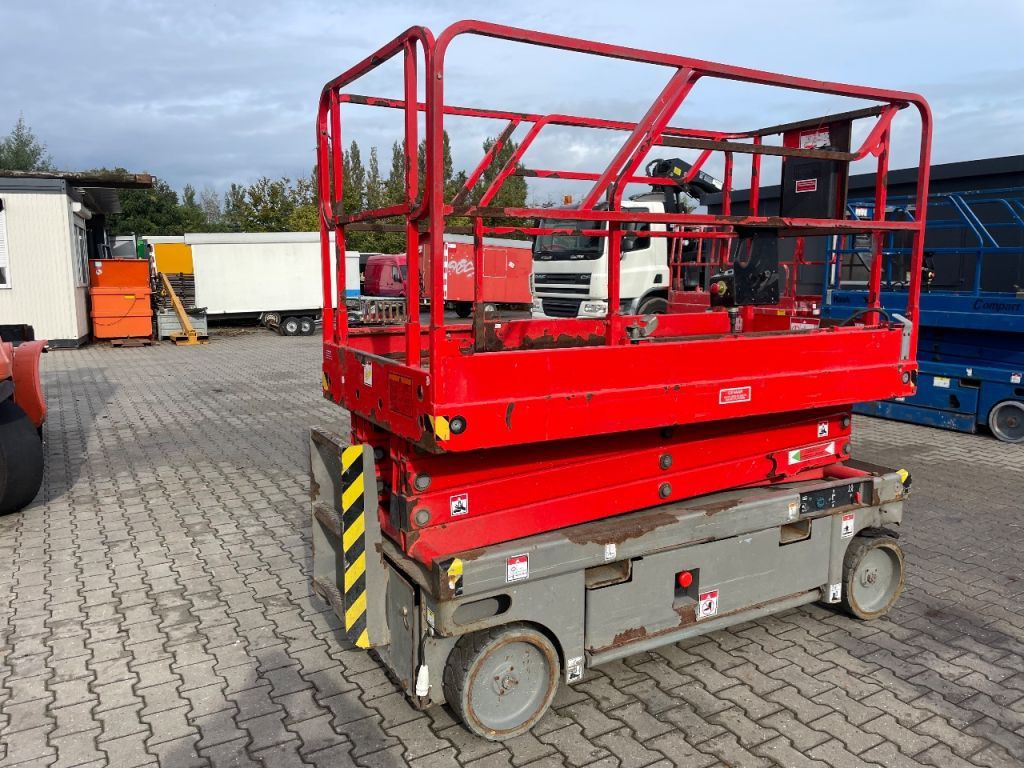 Haulotte Compact 10 - Nacelle ciseaux: photos 1 Haulotte Compact 10 - Nacelle ciseaux: photos 1