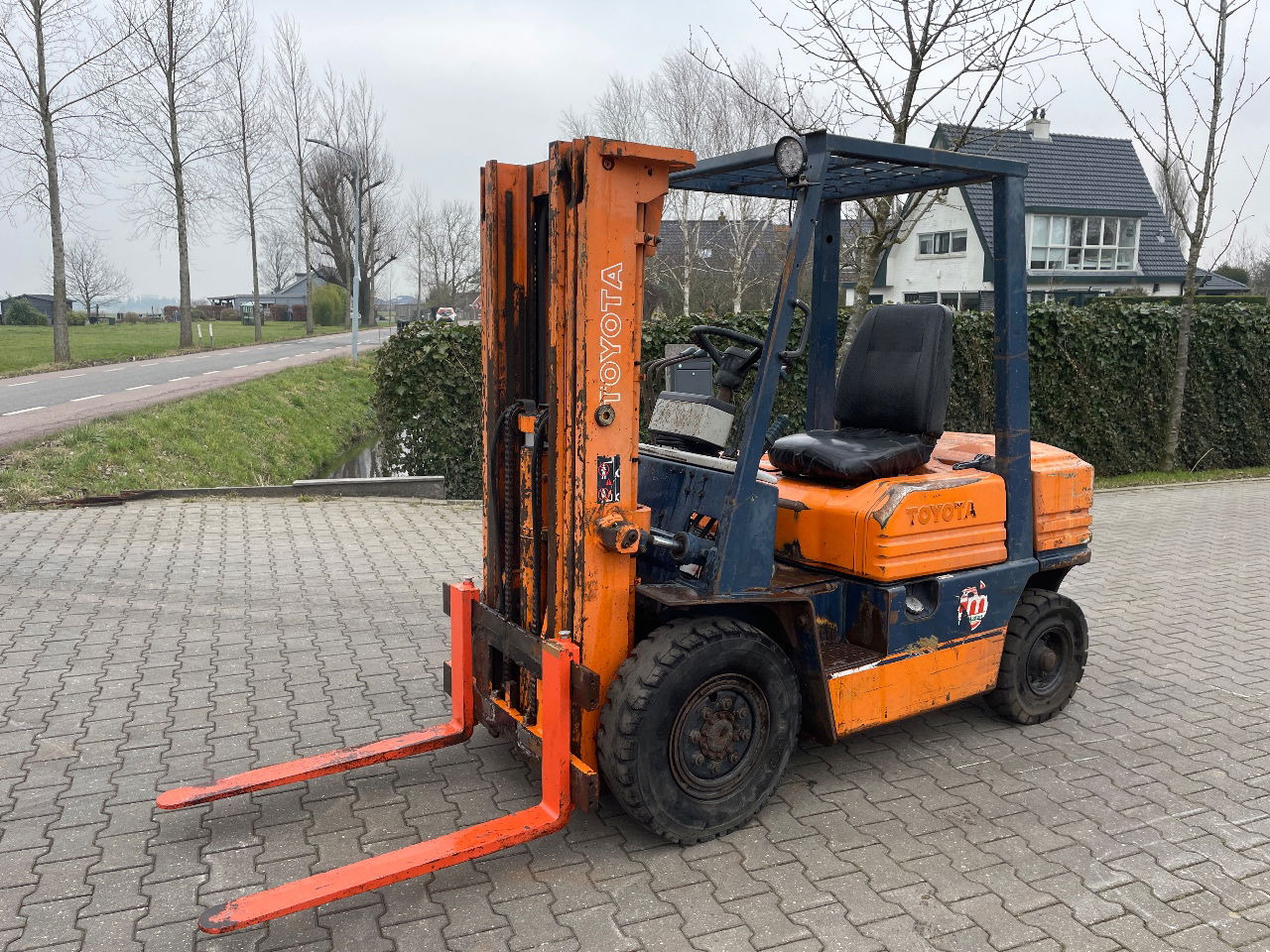Toyota 2.5ton diesel triplo heftruck forklift - Chariot élévateur: photos 1 Toyota 2.5ton diesel triplo heftruck forklift - Chariot élévateur: photos 1