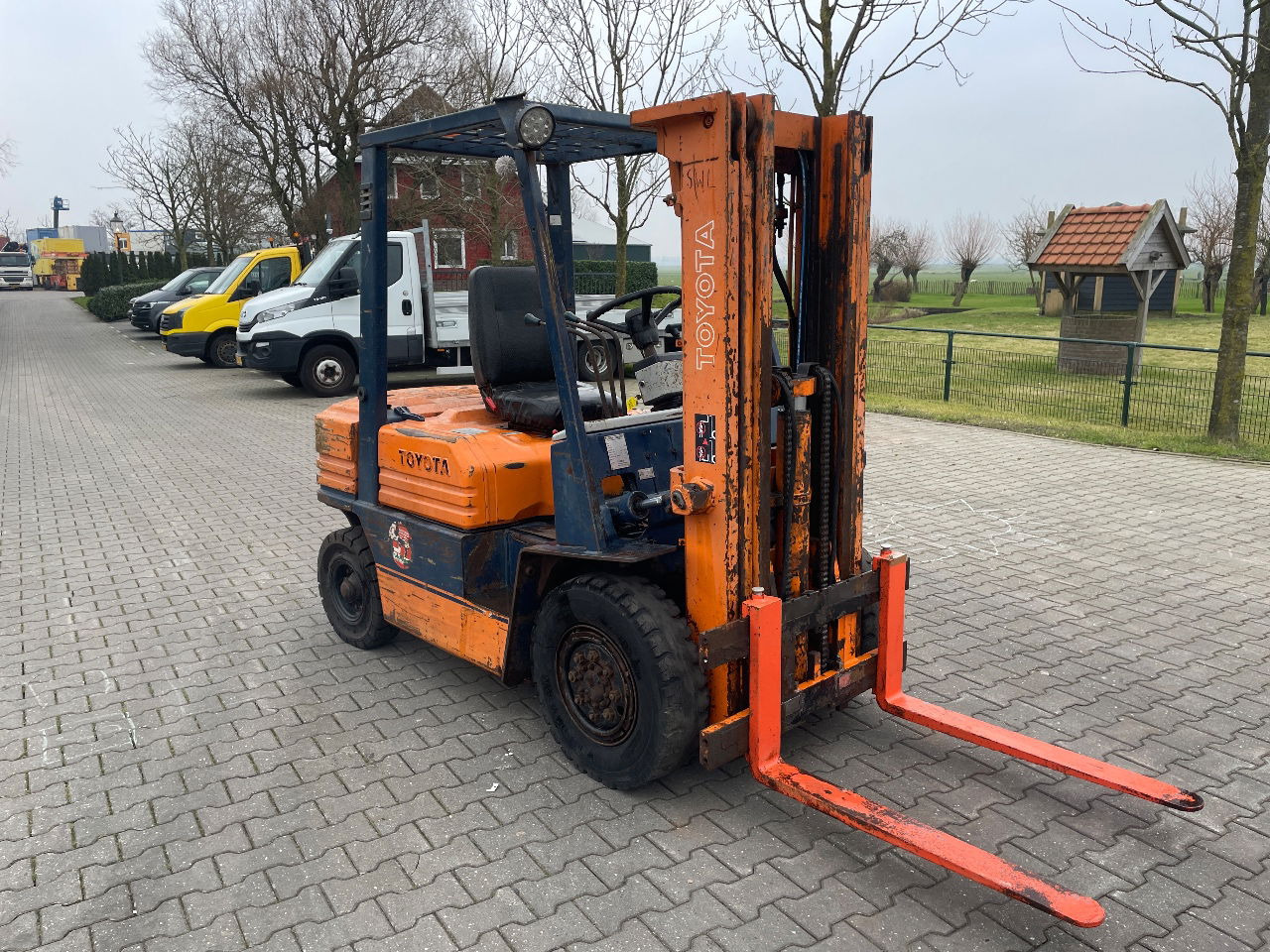 Toyota 2.5ton diesel triplo heftruck forklift - Chariot élévateur: photos 4 Toyota 2.5ton diesel triplo heftruck forklift - Chariot élévateur: photos 4