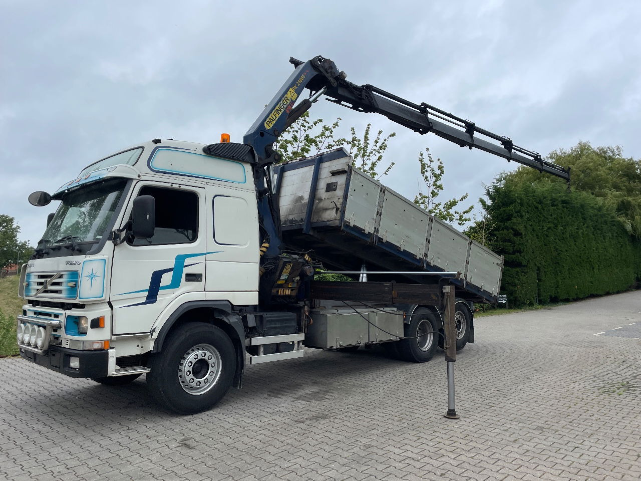 Volvo FM 7 310hp with Palfinger PK21000 with remote and tipper - Camion benne, Camion grue: photos 1 Volvo FM 7 310hp with Palfinger PK21000 with remote and tipper - Camion benne, Camion grue: photos 1