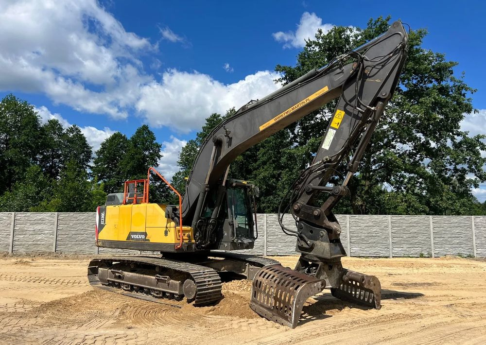 Volvo EC220 DL - Pelle sur chenille: photos 1 Volvo EC220 DL - Pelle sur chenille: photos 1