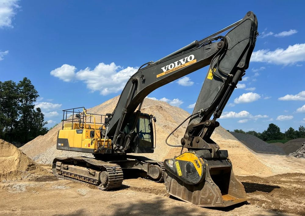 Volvo EC300DL - Pelle sur chenille: photos 1 Volvo EC300DL - Pelle sur chenille: photos 1