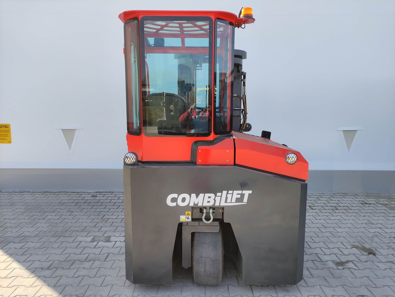 Combilift CBE3000 - Chariot élévateur électrique: photos 4 Combilift CBE3000 - Chariot élévateur électrique: photos 4