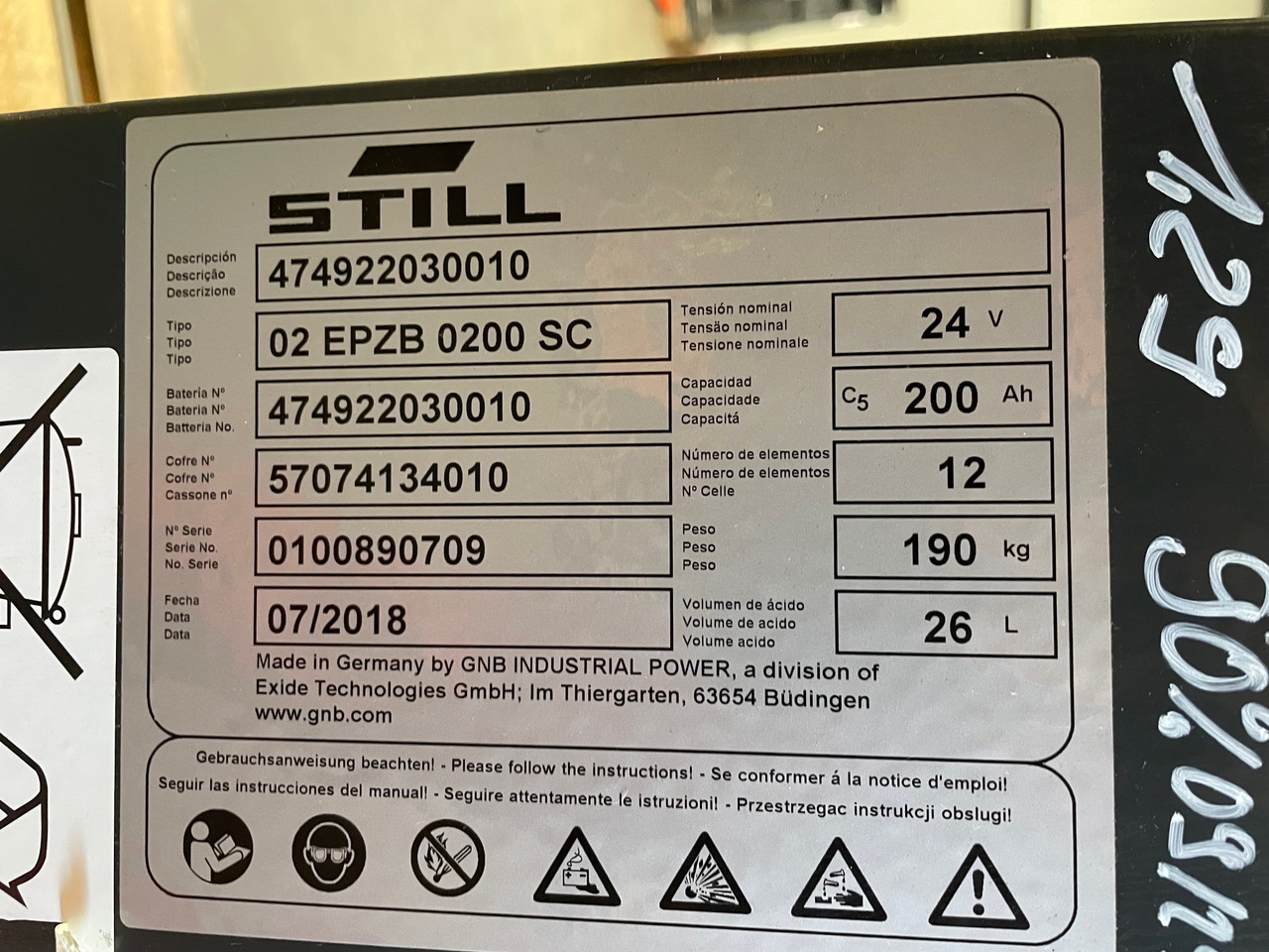 Exide 24 Volt I 2EPzB 200 - Accumulateur pour Matériel de manutention: photos 2 Exide 24 Volt I 2EPzB 200 - Accumulateur pour Matériel de manutention: photos 2