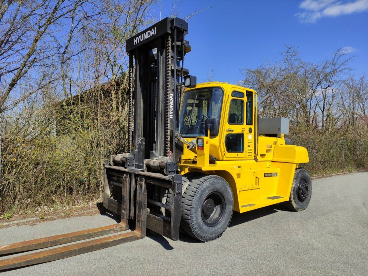 Hyundai 160D-7E - Chariot porte-conteneur: photos 5 Hyundai 160D-7E - Chariot porte-conteneur: photos 5