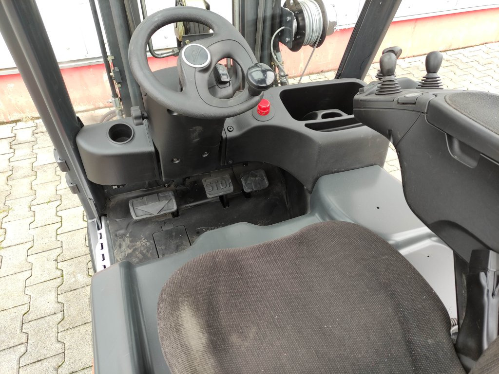 Linde E16-02-386 - Chariot élévateur électrique: photos 5 Linde E16-02-386 - Chariot élévateur électrique: photos 5