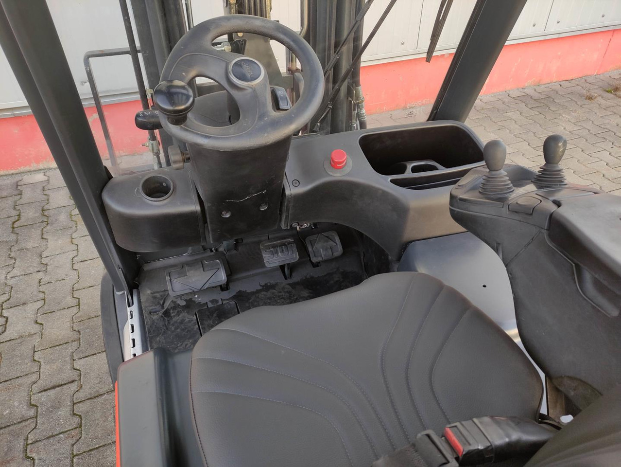 Linde E18-02-386 (LACK NEU) - Chariot élévateur électrique: photos 5 Linde E18-02-386 (LACK NEU) - Chariot élévateur électrique: photos 5