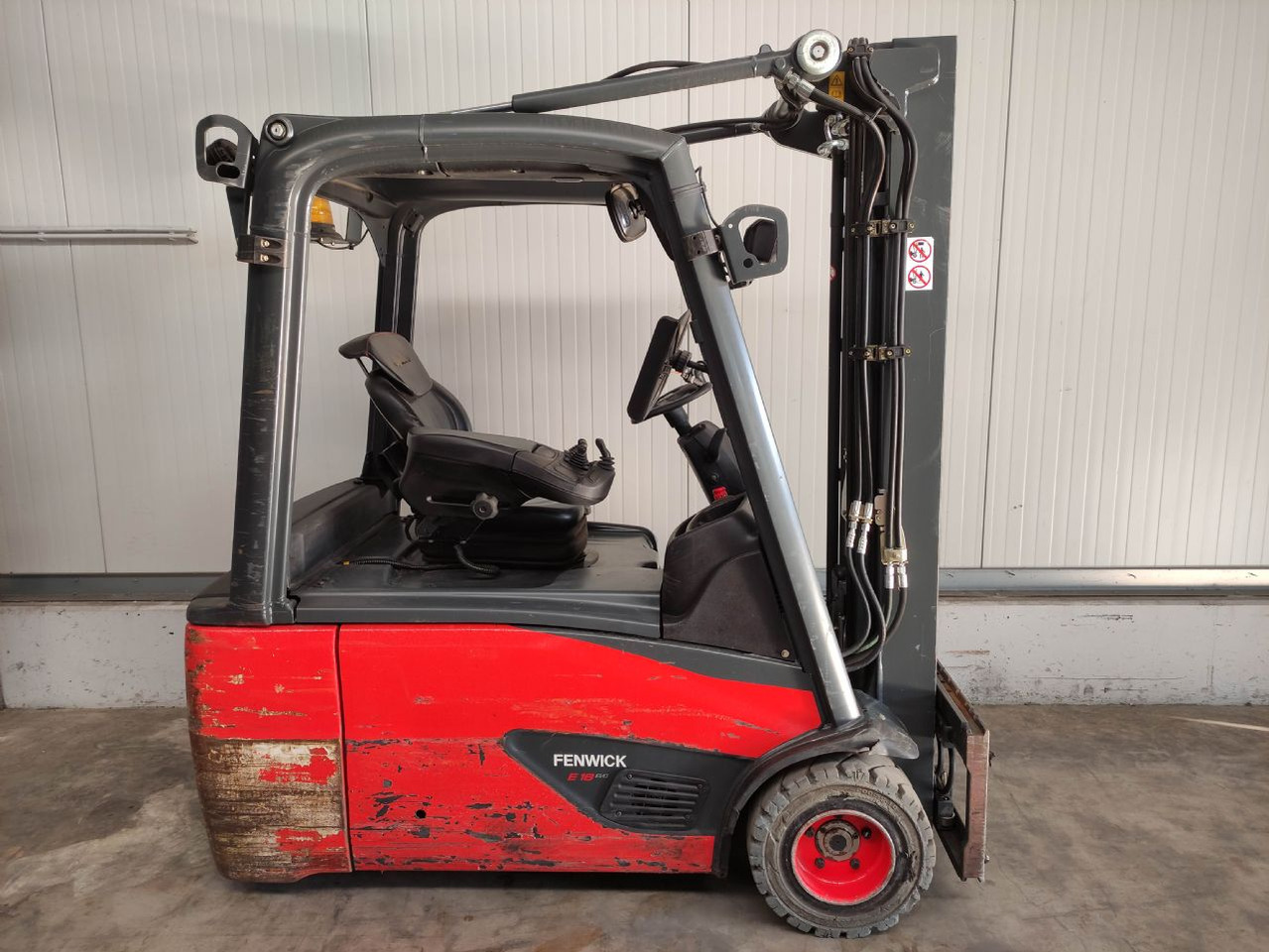 Linde E18L-02-386 - Chariot élévateur électrique: photos 2 Linde E18L-02-386 - Chariot élévateur électrique: photos 2