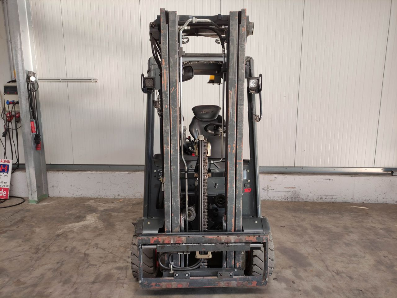 Linde E18L-02-386 - Chariot élévateur électrique: photos 3 Linde E18L-02-386 - Chariot élévateur électrique: photos 3