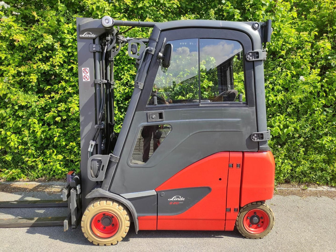 Linde E20PH-02-386-EVO - Chariot élévateur électrique: photos 1 Linde E20PH-02-386-EVO - Chariot élévateur électrique: photos 1