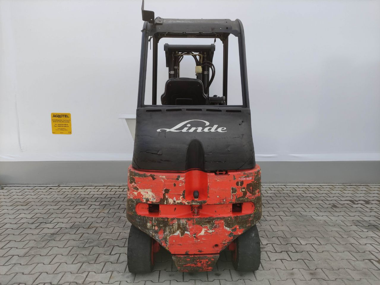 Linde E30/03/600-336 - Chariot élévateur électrique: photos 4 Linde E30/03/600-336 - Chariot élévateur électrique: photos 4