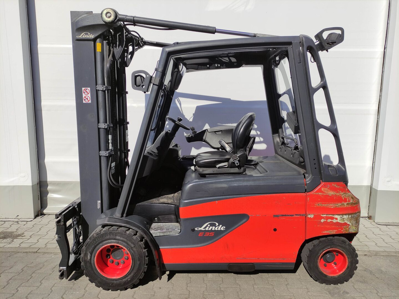 Linde E35L-01-387 - Chariot élévateur électrique: photos 1 Linde E35L-01-387 - Chariot élévateur électrique: photos 1