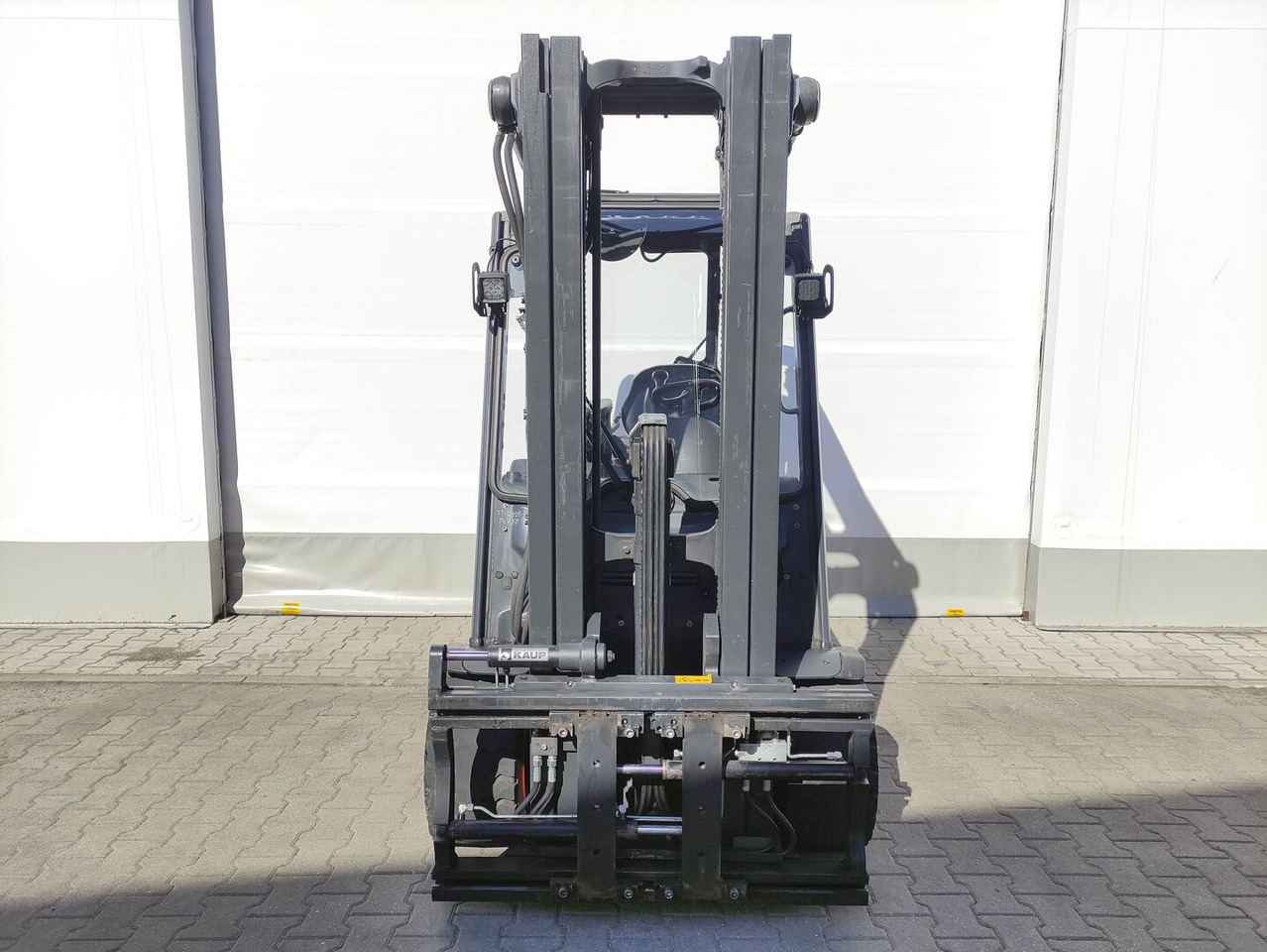 Linde E35L-01-387 - Chariot élévateur électrique: photos 3 Linde E35L-01-387 - Chariot élévateur électrique: photos 3