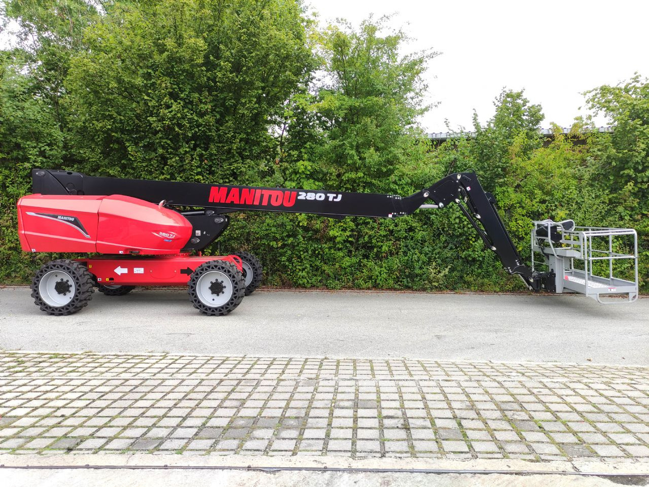 Manitou 280 TJ ST5 S1 - Nacelle articulée: photos 2 Manitou 280 TJ ST5 S1 - Nacelle articulée: photos 2