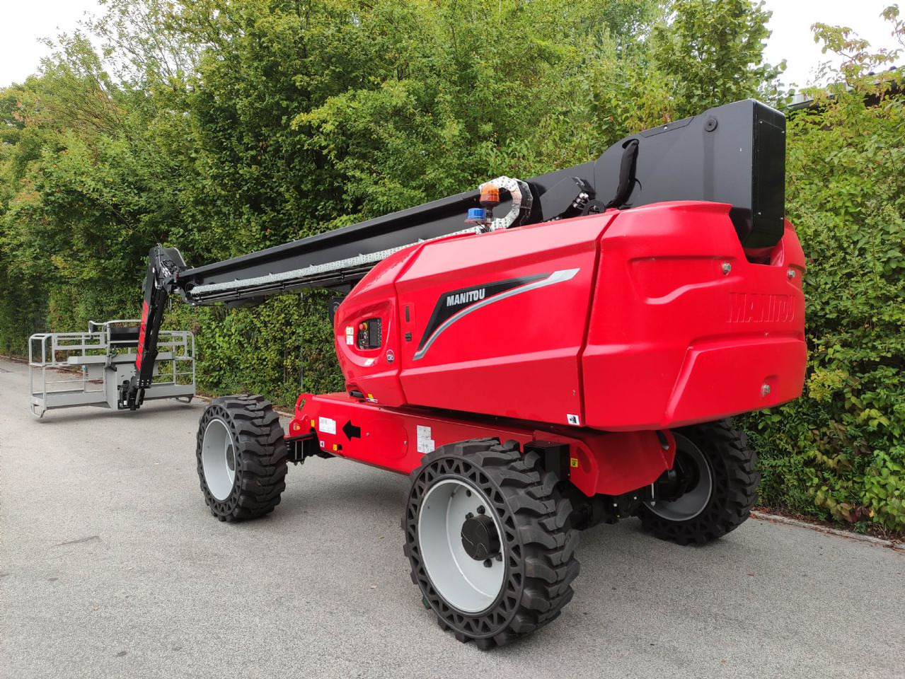 Manitou 280 TJ ST5 S1 - Nacelle articulée: photos 5 Manitou 280 TJ ST5 S1 - Nacelle articulée: photos 5
