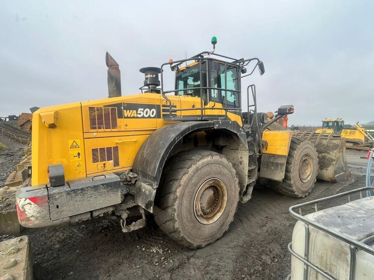 Komatsu WA500-7 - Chargeuse sur pneus: photos 3 Komatsu WA500-7 - Chargeuse sur pneus: photos 3