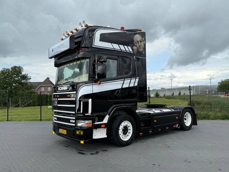 Scania R 144 530 SHOW TRUCK, INTERIEUR, OPEN UITLAAT, HOBBY, TOP. - Tracteur routier: photos 2 Scania R 144 530 SHOW TRUCK, INTERIEUR, OPEN UITLAAT, HOBBY, TOP. - Tracteur routier: photos 2