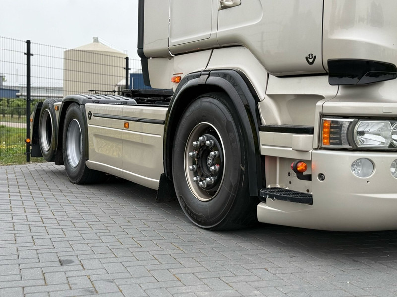 Scania R 580 SHOWTRUCK, VOLLUCHT, VOL SPOILER, RETARDER, SCHUIFSCHOTEL. - Tracteur routier: photos 3 Scania R 580 SHOWTRUCK, VOLLUCHT, VOL SPOILER, RETARDER, SCHUIFSCHOTEL. - Tracteur routier: photos 3