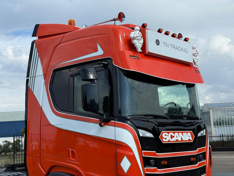 Scania R500 SHOWTRUCK, VOLLUCHT, PTO/HYDRAULIEK, RETARDER, 6X2/4. - Tracteur routier: photos 3 Scania R500 SHOWTRUCK, VOLLUCHT, PTO/HYDRAULIEK, RETARDER, 6X2/4. - Tracteur routier: photos 3