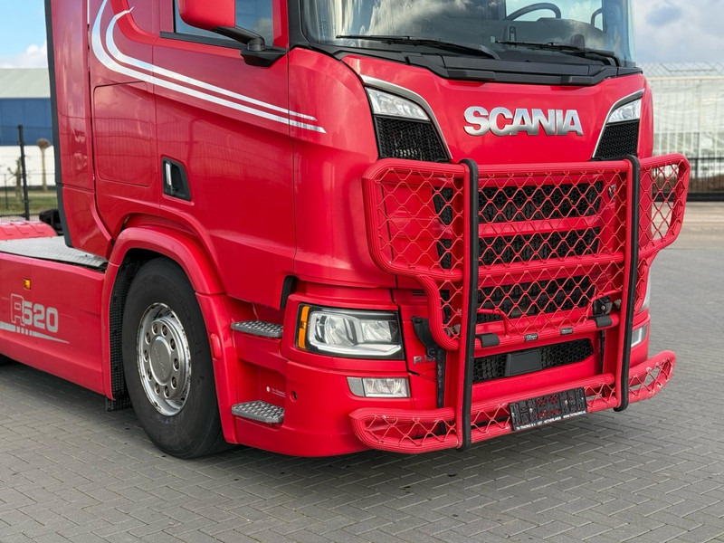 Scania R520 V8 NGS VOLLUCHT, LEER, BULLBAR, ZONDER EGR, BOOGIE. - Tracteur routier: photos 3 Scania R520 V8 NGS VOLLUCHT, LEER, BULLBAR, ZONDER EGR, BOOGIE. - Tracteur routier: photos 3