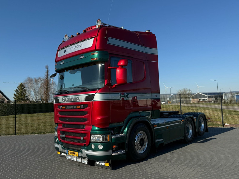 Scania R560 V8 SHOW TRUCK, INTERIOR, FULL AIR, LIKE NEW. - Tracteur routier: photos 3 Scania R560 V8 SHOW TRUCK, INTERIOR, FULL AIR, LIKE NEW. - Tracteur routier: photos 3