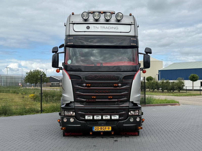 Scania R580 SILVER GRIFFIN, 021/100, FULL AIR, SHOW, TOP! - Tracteur routier: photos 2 Scania R580 SILVER GRIFFIN, 021/100, FULL AIR, SHOW, TOP! - Tracteur routier: photos 2