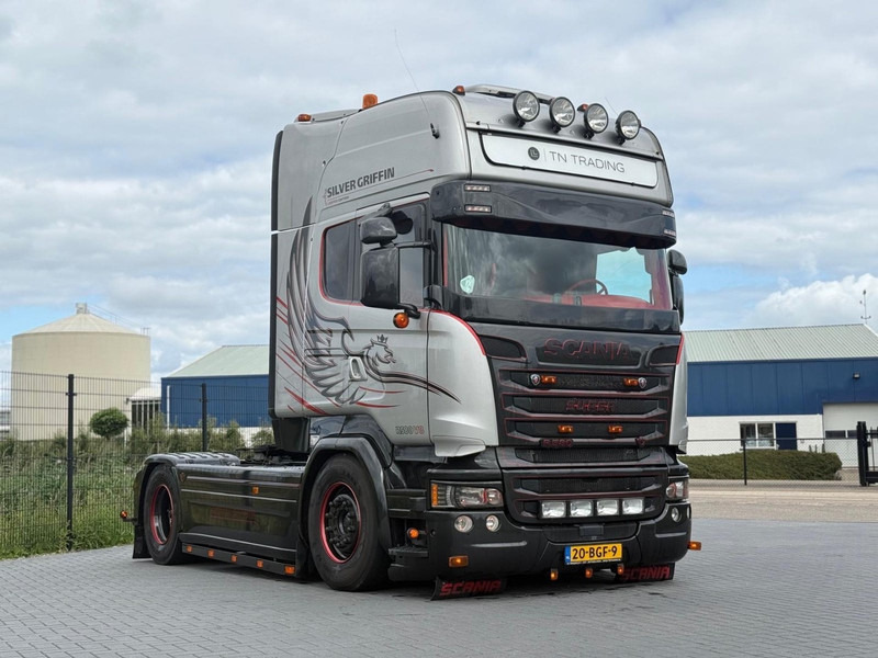 Scania R580 SILVER GRIFFIN, 021/100, FULL AIR, SHOW, TOP! - Tracteur routier: photos 1 Scania R580 SILVER GRIFFIN, 021/100, FULL AIR, SHOW, TOP! - Tracteur routier: photos 1