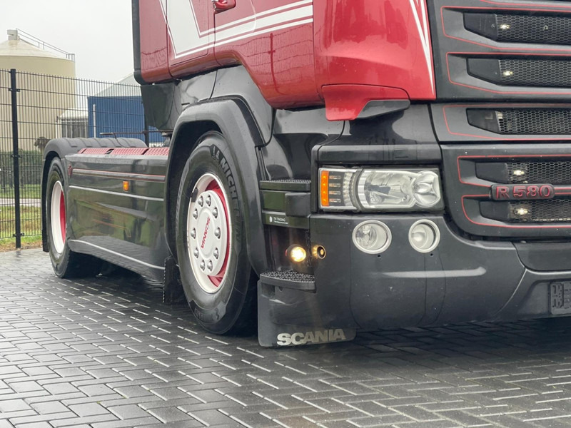 Scania R580 V8 SILVER GRIFFIN 66/100, LIMITED EDITION, FULL AIR, RETARDER. - Tracteur routier: photos 3 Scania R580 V8 SILVER GRIFFIN 66/100, LIMITED EDITION, FULL AIR, RETARDER. - Tracteur routier: photos 3