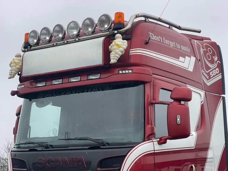 Scania R580 V8 SILVER GRIFFIN 66/100, LIMITED EDITION, FULL AIR, RETARDER. - Tracteur routier: photos 5 Scania R580 V8 SILVER GRIFFIN 66/100, LIMITED EDITION, FULL AIR, RETARDER. - Tracteur routier: photos 5