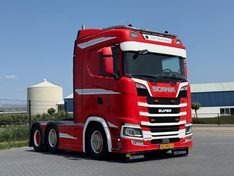 Scania S500 VOLLUCHT, GESTUURD, SHOWTRUCK, LEER. - Tracteur routier: photos 1 Scania S500 VOLLUCHT, GESTUURD, SHOWTRUCK, LEER. - Tracteur routier: photos 1