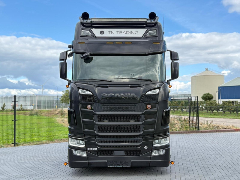 Scania S520 V8 NGS EURO 6D, VOLLUCHT, RETARDER, 6 PUNTS LUCHTVERING, LEER, ALCOA. - Tracteur routier: photos 4 Scania S520 V8 NGS EURO 6D, VOLLUCHT, RETARDER, 6 PUNTS LUCHTVERING, LEER, ALCOA. - Tracteur routier: photos 4