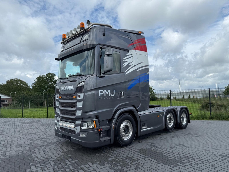 Scania S520 V8 NGS NIEUW STAAT, ALCOA, RETARDER, LEREN STOELEN, TACHO 2. - Tracteur routier: photos 3 Scania S520 V8 NGS NIEUW STAAT, ALCOA, RETARDER, LEREN STOELEN, TACHO 2. - Tracteur routier: photos 3