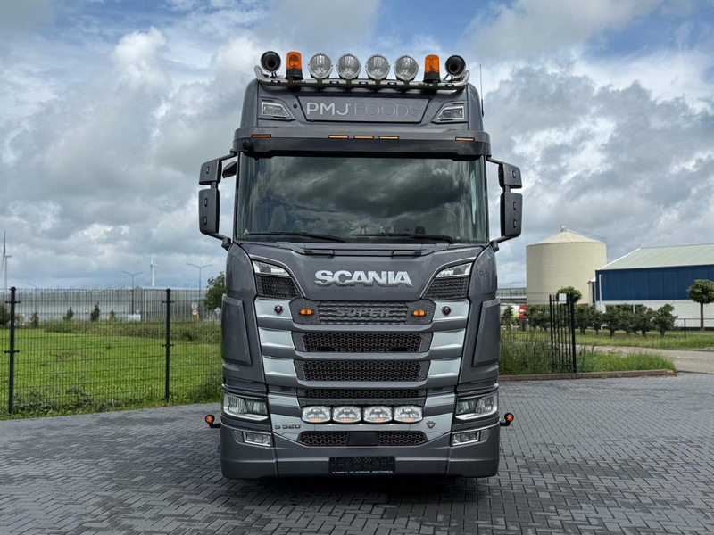 Scania S520 V8 NGS NIEUW STAAT, ALCOA, RETARDER, LEREN STOELEN, TACHO 2. - Tracteur routier: photos 2 Scania S520 V8 NGS NIEUW STAAT, ALCOA, RETARDER, LEREN STOELEN, TACHO 2. - Tracteur routier: photos 2