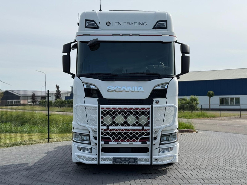 Scania S580 VOLLUCHT, PTO, LEER, RETARDER, TV, 3.15WB, BULLBAR. - Tracteur routier: photos 4 Scania S580 VOLLUCHT, PTO, LEER, RETARDER, TV, 3.15WB, BULLBAR. - Tracteur routier: photos 4