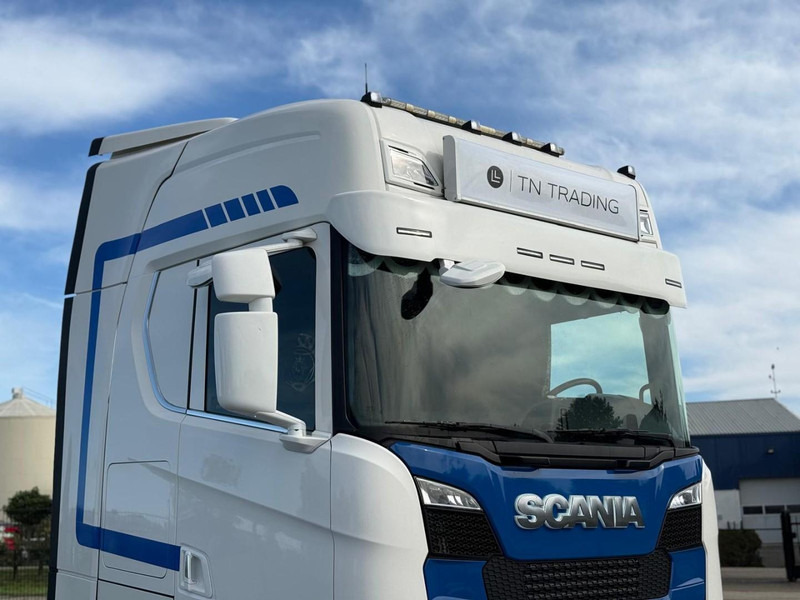 Scania S650 V8 NGS 2.95WB, PTO VOORBEREIDING, VOLLUCHT, KING OF THE ROAD, RETARDER, LEER. - Tracteur routier: photos 2 Scania S650 V8 NGS 2.95WB, PTO VOORBEREIDING, VOLLUCHT, KING OF THE ROAD, RETARDER, LEER. - Tracteur routier: photos 2