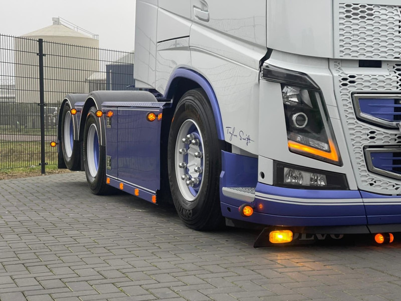 Volvo FH 16.750 SHOW TRUCK, FULL AIR, WB 3,10, SPECIAL INTERIOR, FULL! - Tracteur routier: photos 4 Volvo FH 16.750 SHOW TRUCK, FULL AIR, WB 3,10, SPECIAL INTERIOR, FULL! - Tracteur routier: photos 4