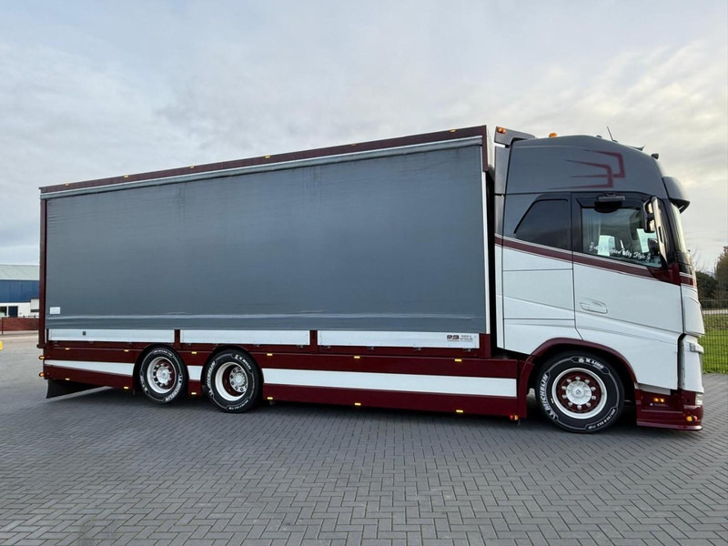 Volvo FH 13.500XL SHOW TRUCK, SPECIAL INTERIOR, TOP STAAT, VOLLUCHT, LAGE KM. - Camion fourgon: photos 4 Volvo FH 13.500XL SHOW TRUCK, SPECIAL INTERIOR, TOP STAAT, VOLLUCHT, LAGE KM. - Camion fourgon: photos 4