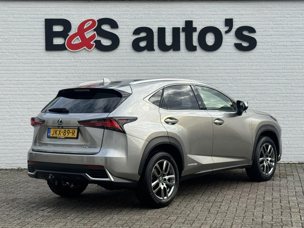 Lexus NX-300h AWD Luxury Line Trekhaak DAB Camera Navigatie Led Lane assist - SUV: photos 2 Lexus NX-300h AWD Luxury Line Trekhaak DAB Camera Navigatie Led Lane assist - SUV: photos 2