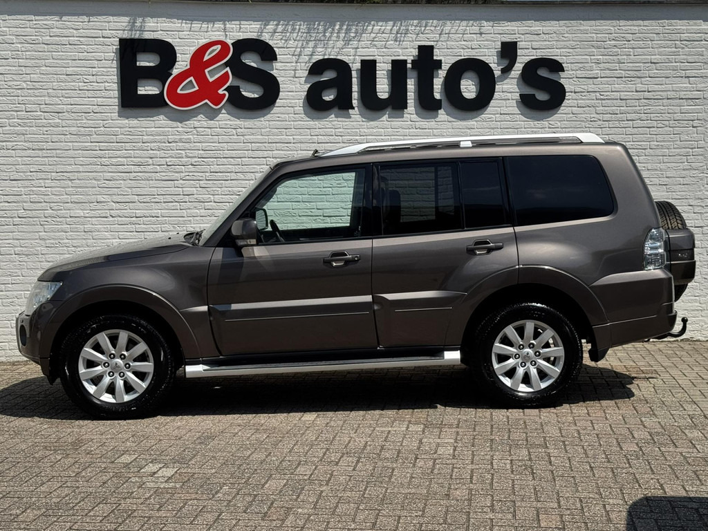 Mitsubishi PAJERO 3.2 DI-D Instyle High Roof Side Window Van Cruise control Climate control Rockford Audio Pano - SUV: photos 4 Mitsubishi PAJERO 3.2 DI-D Instyle High Roof Side Window Van Cruise control Climate control Rockford Audio Pano - SUV: photos 4