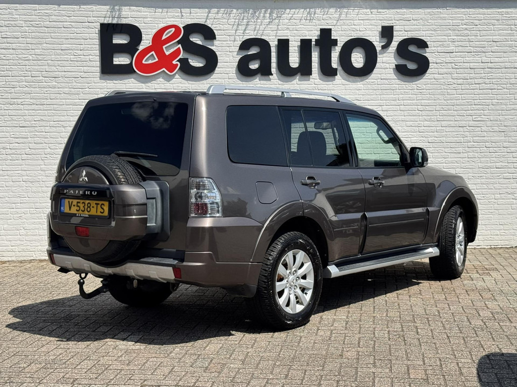 Mitsubishi PAJERO 3.2 DI-D Instyle High Roof Side Window Van Cruise control Climate control Rockford Audio Pano - SUV: photos 2 Mitsubishi PAJERO 3.2 DI-D Instyle High Roof Side Window Van Cruise control Climate control Rockford Audio Pano - SUV: photos 2