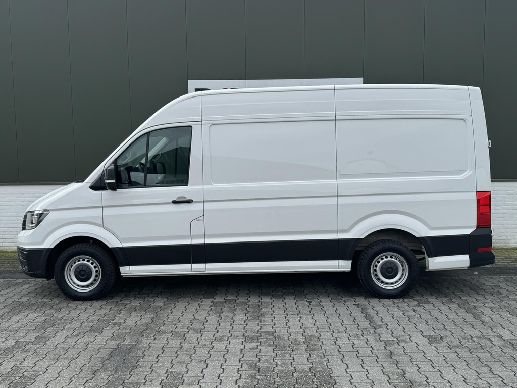 Volkswagen Crafter-30 2.0 TDI L3H3 Highline Topstaat! Trekhaak Carplay Cruise 4 Seizoenen banden Verwarmde voorruit Lat om Lat - Fourgon utilitaire: photos 4 Volkswagen Crafter-30 2.0 TDI L3H3 Highline Topstaat! Trekhaak Carplay Cruise 4 Seizoenen banden Verwarmde voorruit Lat om Lat - Fourgon utilitaire: photos 4