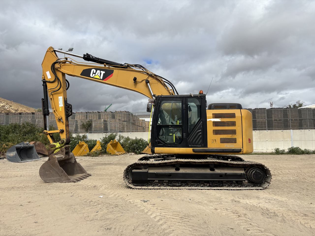 CATERPILLAR 320EL RR - Pelle sur chenille: photos 2 CATERPILLAR 320EL RR - Pelle sur chenille: photos 2