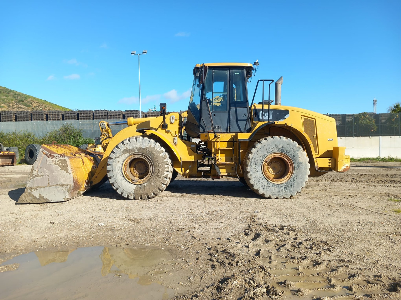 Caterpillar 963H - Chargeuse sur pneus: photos 1 Caterpillar 963H - Chargeuse sur pneus: photos 1