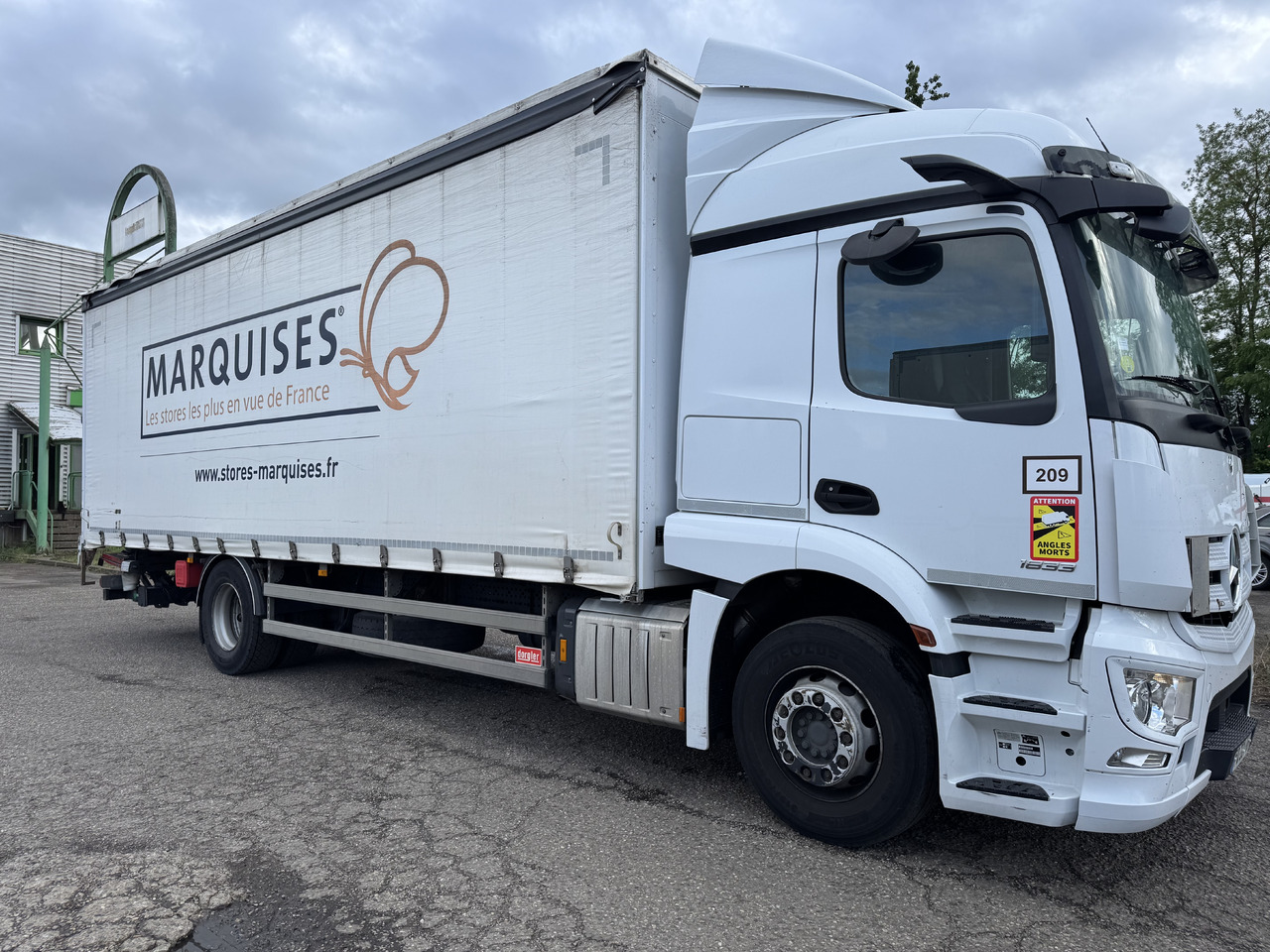 MERCEDES-BENZ Actros - Camion à rideaux coulissants: photos 1 MERCEDES-BENZ Actros - Camion à rideaux coulissants: photos 1