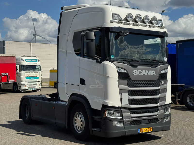 Scania S450 Retarder / ACC / Full Spoiler / 2 Tank / APK 05-2026 - Tracteur routier: photos 2 Scania S450 Retarder / ACC / Full Spoiler / 2 Tank / APK 05-2026 - Tracteur routier: photos 2